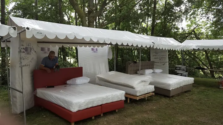 Le stand Centre du Matelas au Marché Matinal de Bruxelles